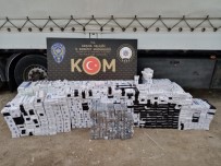 İNCIRLIK - Tırdan 9 Bin 900 Paket Kaçak Sigara Çıktı