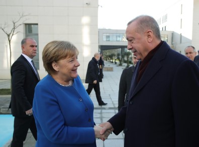 Almanya Başbakanı Merkel'den Türkiye'ye Teşekkür