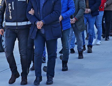 Ankara'da eski polislere FETÖ operasyonu
