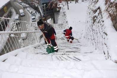 Bitlis'te 257 Köy Yolu Ulaşıma Kapandı