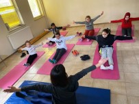 YOGA - Bizim Ev'de Ara Tatil Keyfi