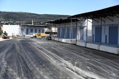 Büyükşehir Belediyesi, Çileğin Merkezi Atayurt'ta Altyapı Atağı Başlattı