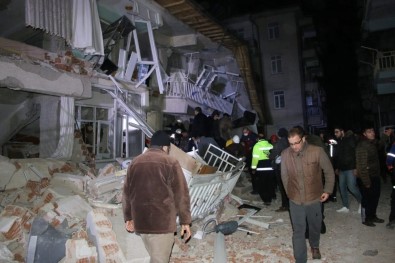 Elazığ'da 6.8 Büyüklüğünde Deprem
