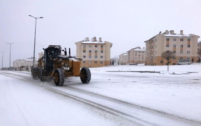 Erciş'te Kar Küreme Çalışması