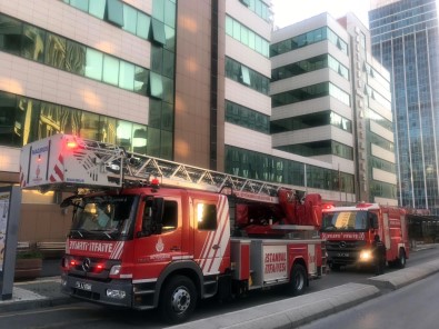 Maltepe Devlet Hastanesinde Yangın Paniği