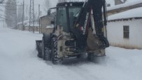 ÖZALP BELEDİYESİ - Özalp İlçesinde Kar Yağışı