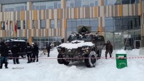 KAR YAĞıŞı - Van Eğitim Ve Araştırma Hastanesinde Göçük Açıklaması 9 Yaralı