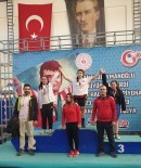 MEHMET AKİF ERSOY - 14 Yaşındaki Fatma Gül'den Büyükler Şampiyonasında Türkiye Rekoru