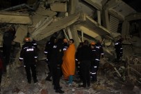 SÜLEYMAN SOYLU - Bakan Soylu; '2 Vatandaşımızı Canlı Çıkardılar'