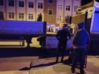 DEPREM BÖLGESİ - Bingöl'de Vatandaşlar Elazığ'a Yardım Tırı Gönderdi