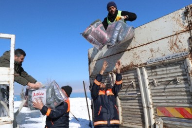 Edremit Belediyesinin İlk Yardım Tırı Yola Çıktı