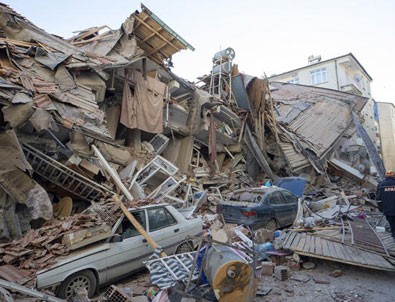 Elazığ'da artçı depremler devam ediyor!