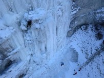 CEVIZLI - Erzurum'da Buz Şelalesinde Nefes Kesen Tırmanış