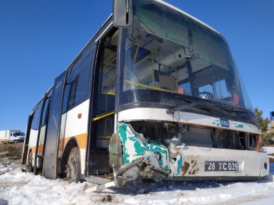 Eskişehir'de Halk Otobüsü Yoldan Çıktı Açıklaması 6 Yaralı