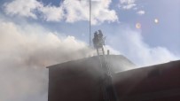 Fabrikanın Ambarında Çıkan Yangın Korkuya Neden Oldu Haberi