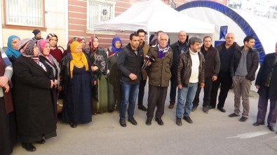 HDP Önündeki Ailelerden Elazığ'a Yardım Çağrısı Açıklaması 'Çadırımızı Göndermeye Ve Çalışmalara Katılmaya Hazırız'