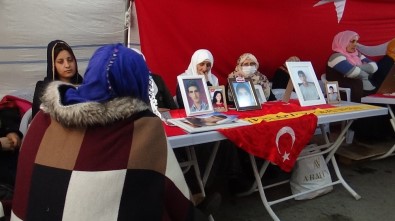 HDP Önündeki Ailelerin Evlat Nöbeti 145'İnci Gününde
