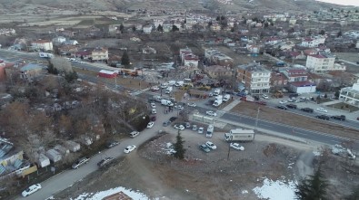 Mehmetçik Sivrice'de Vatandaşların Çadırını Kurdu