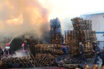HANLı - Sakarya'da Palet Fabrikasında Yangın Açıklaması 2 Kişi Dumandan Etkilendi
