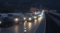 HAFRİYAT KAMYONU - Ankara-Samsun Kara Yolunda Tır Devrildi, Kilometrelerce Araç Kuyruğu Oluştu