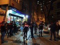 Beyoğlu'nda Sokak Ortasındaki Kavga Kanlı Bitti Açıklaması 1 Yaralı