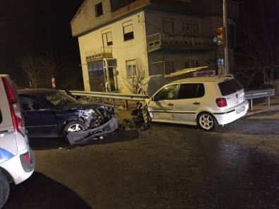 Denizli'de Trafik Kazası Açıklaması 1 Yaralı