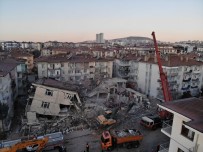 Elazığ Depreminde Hayatını Kaybedenlerin Sayısı 35'E Yükseldi