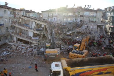 Elazığ Depreminde Ölenlerin Sayısı 38'E Yükseldi