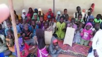 Kamerunlu Yetimler Türkiye'deki Depremzedeler İçin Dua Etti