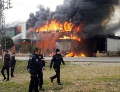 Antalya'da korkutan yangın! Çevrede güvenlik önlemi alındı