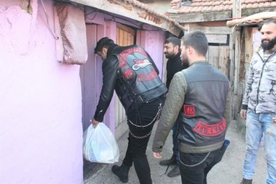 Bu Kez 'Gönüllere' Sürdüler