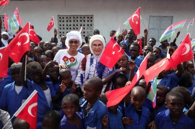 Emine Erdoğan Gambiya'da Okul Ve Cami Açılışı Yaptı
