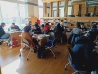 KÜTÜPHANE - Halk Kütüphanesi Ara Tatilde Öğrencilerin Uğrak Mekânı Oldu