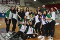 KADIN BASKETBOL TAKIMI - İzmit Belediyespor U-16 Kadın Basketbol Takımı Şampiyon Oldu