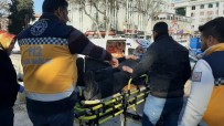 DEMOKRASİ PARKI - Otomobil Yayaya Çarptı Açıklaması 1 Yaralı