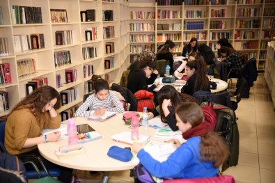 Selçuklu'da Yarıyıl Tatilinde Çocuklar Kütüphanelere Akın Etti