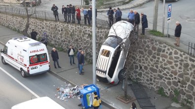 Trabzon'da İlginç Kaza Açıklaması Duvarda Asılı Kaldı