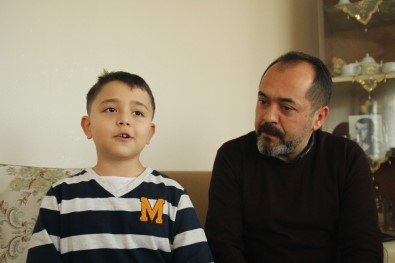 9 Yaşındaki Görkem'den Avustralya'ya İngilizce 'Deve' Mesajı