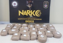 UYUŞTURUCU MADDE - Düzce Polisi 24 Kilo Esrar Ele Geçirdi