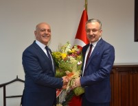 YEREL GAZETE - EBYÜ Rektör Yardımcısı Prof. Dr. Nalcıoğlu, Rektör Yardımcılığı Görevinden Alındı