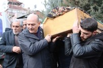 Enkazdan Son Çıkartılan Yaşlı Kadının Cenaze Namazı Kılındı Haberi