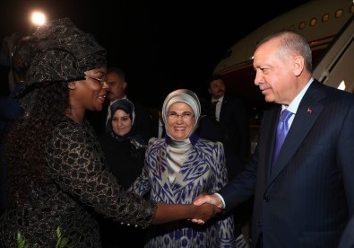 Cumhurbaşkanı Erdoğan Senegal'de resmi törenle karşılandı