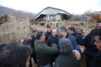TOPLU KONUT - İçişleri Bakanı Soylu İle Sağlık Bakanı Koca Depremde 6 Evin Yıkıldığı Köyde İncelemede Bulundu