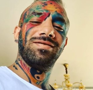 İranlı Şarkıcı Gözaltında