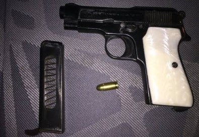 Şüpheli Şahıslar Üzerinde Tabanca Ele Geçirildi
