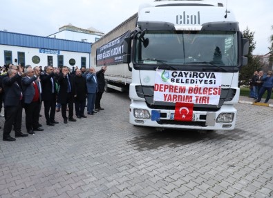 Yardım Tırı Çayırova'dan Dualarla Uğrandı