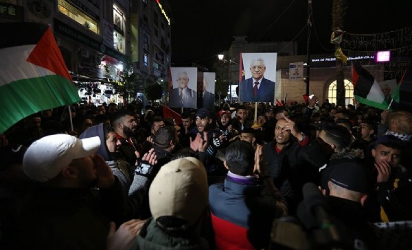 Filistinliler Trump'ın planını protesto etti!