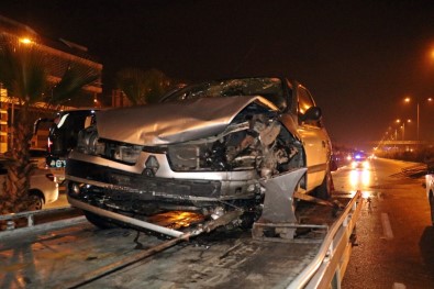Antalya'da 5 Aracın Karıştığı Zincirleme Trafik Kazası Açıklaması 8 Yaralı
