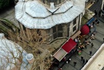 ÇEMBERLITAŞ - Duman Altında Kalan Tarihi Nuruosmaniye Cami Duvarındaki İs Havadan Görüntülendi