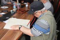 EBRU SANATı - Huzurevi Sakinleri Sanatla Huzur Buluyor